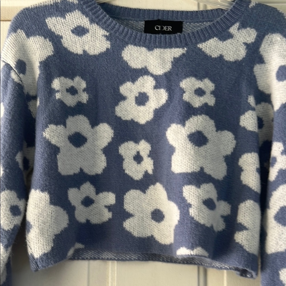 Cider Blue and White Floral Knit Sweater - Picture 2 of 8
